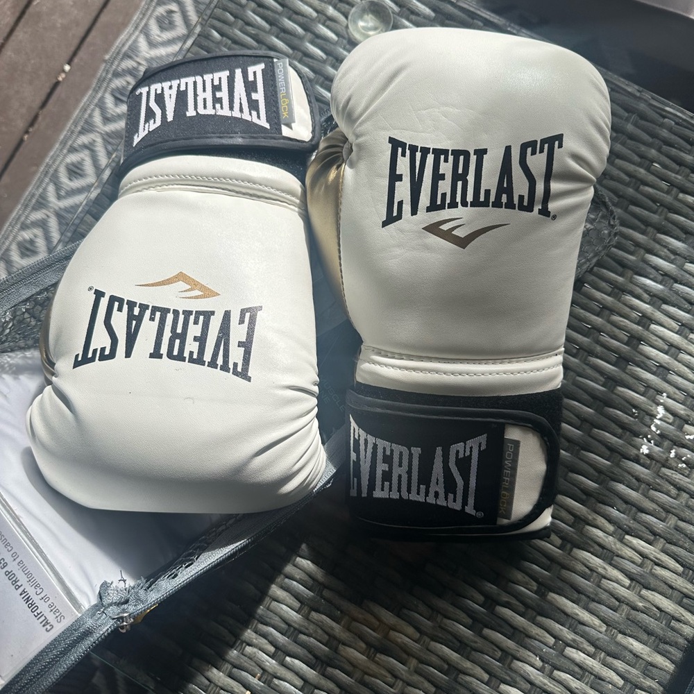 Everlast Gold and White Training Gloves